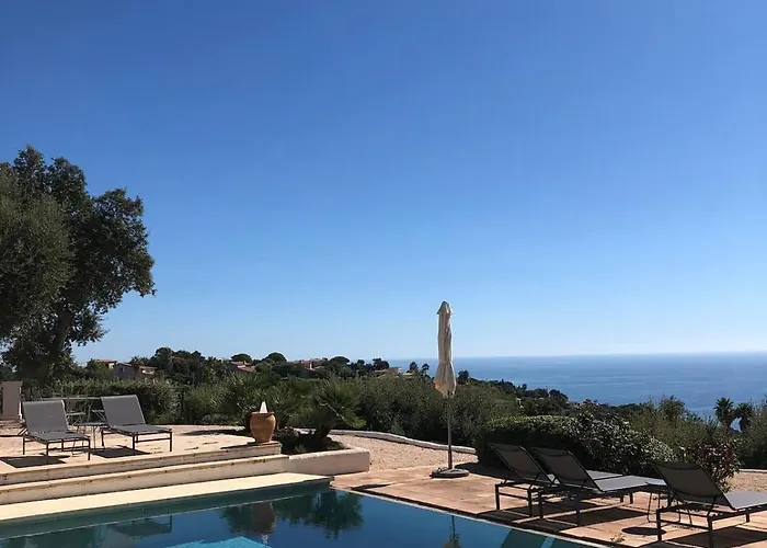 Quiet 4 Bedrooms Full Sea View Heated Pool Villa