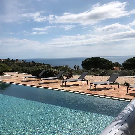 Quiet 4 Bedrooms Full Sea View Heated Pool Villa *