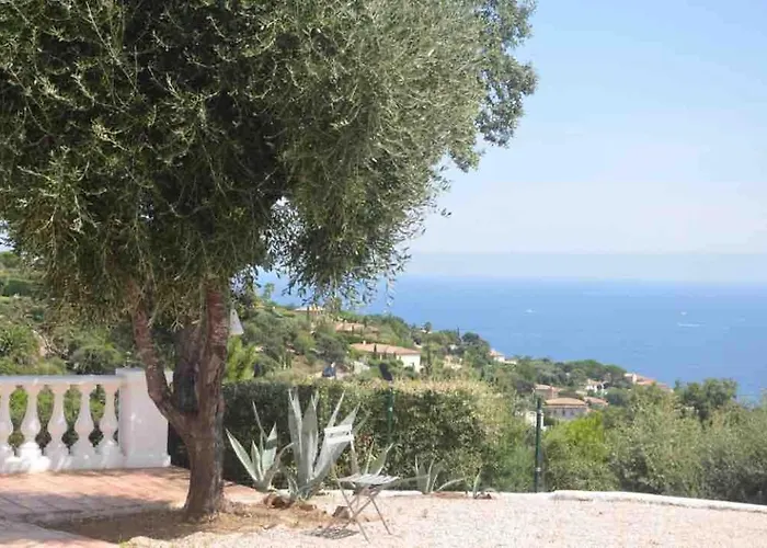 Quiet 4 Bedrooms Full Sea View Heated Pool * Sainte-Maxime