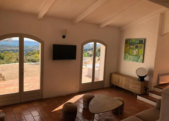 Quiet 4 Bedrooms Full Sea View Heated Pool Villa