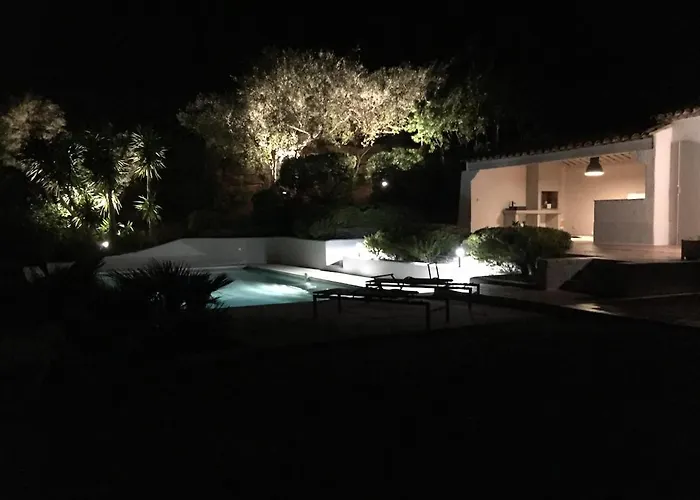 Quiet 4 Bedrooms Full Sea View Heated Pool Villa *