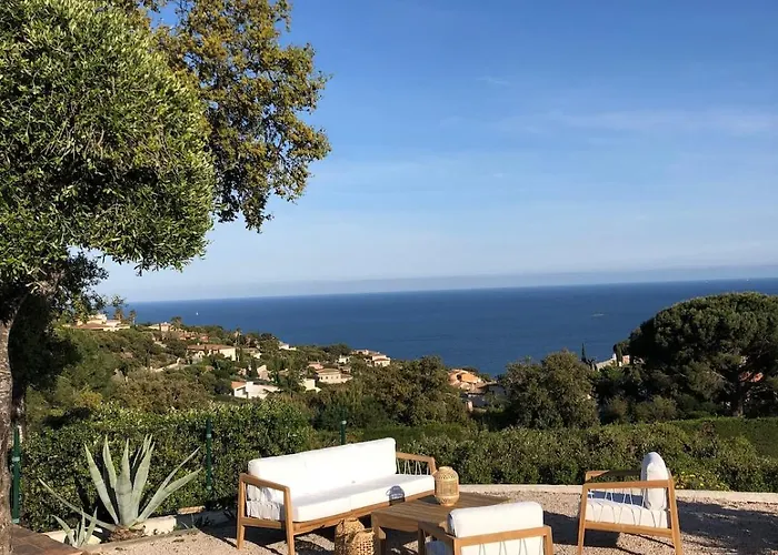 Quiet 4 Bedrooms Full Sea View Heated Pool * Sainte-Maxime